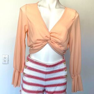 New mode crop top 